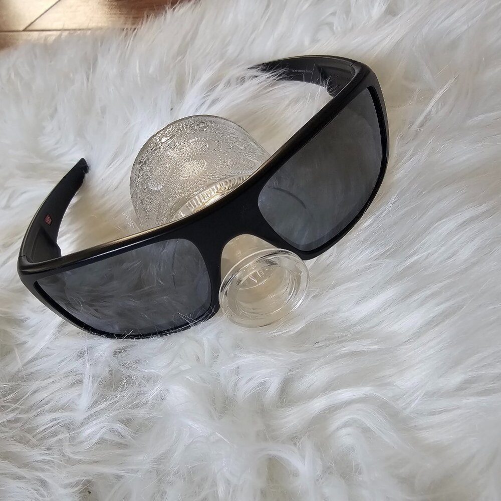 Oakley Crankshaft Sunglasses | Black Polarized w/ Microfiber Pouch + Original Bo